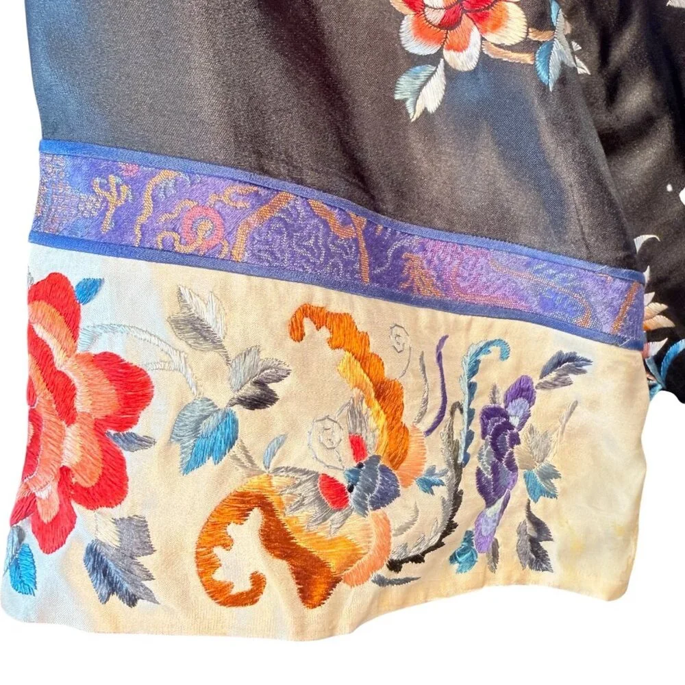 VTG Embroidered Black Silk Robe Floral Asian Design Front Frog Closure Kimono - Picture 9 of 16